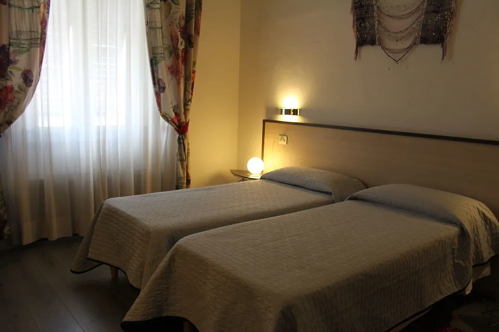 Hotel Magenta Florence 3*,  Italy